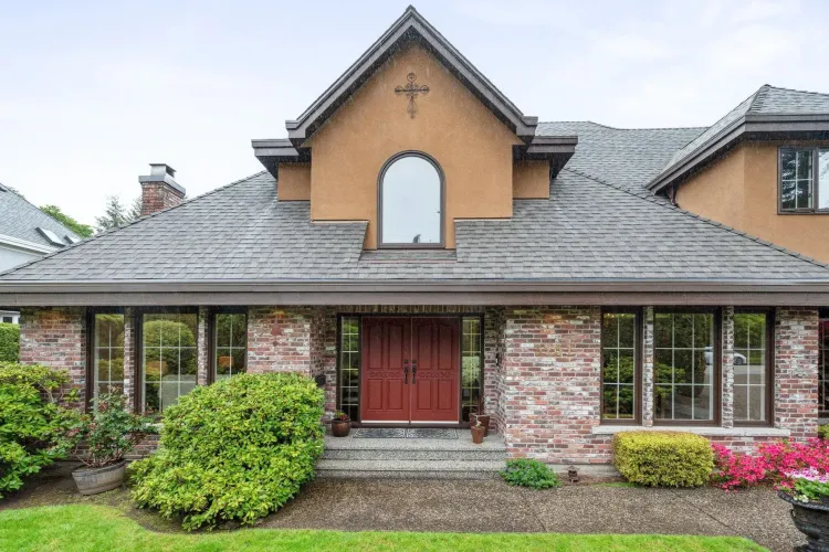 Brick and Stucco finishing.